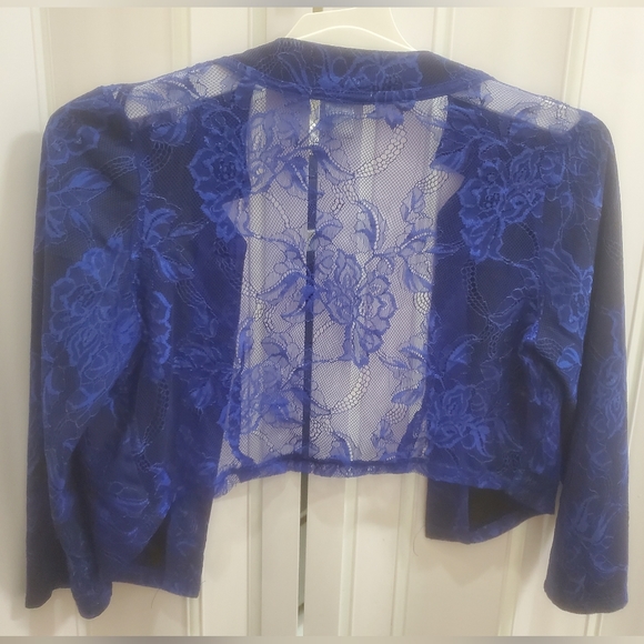 Blue & black lacy crop top cardigan with black lining in front and sleeves! - Picture 4 of 7